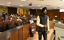 Mr. Harjeet Khanduja, Vice President-HR Reliance Jio at the Conclave 2