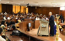 Mr. Vivek Jain,Exec. VP & Head -HR Kotak Mahindra Bank during the session 3