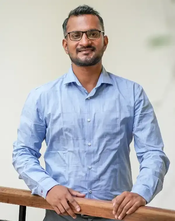 Dr Navneet