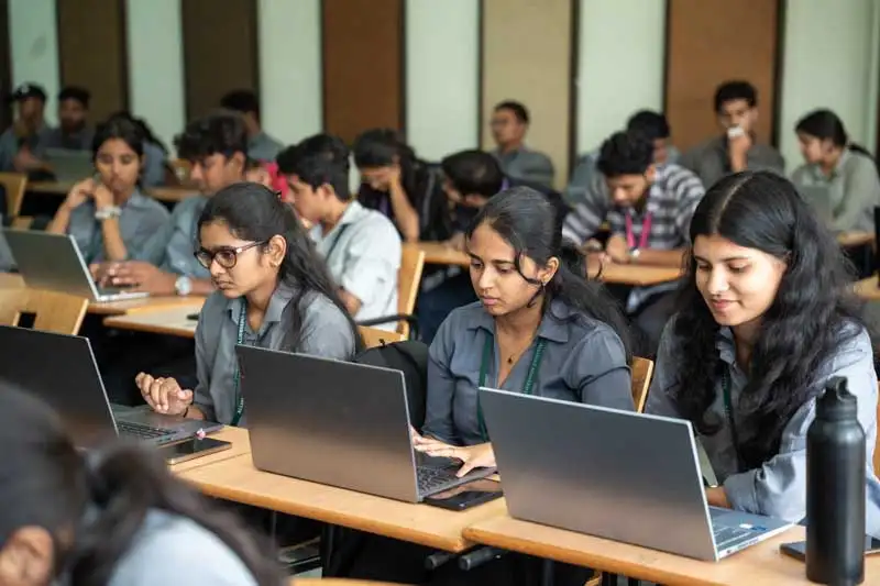 Dell Tech-Titan Challenge Encourages Real-Time Thinking and Collaboration - 16