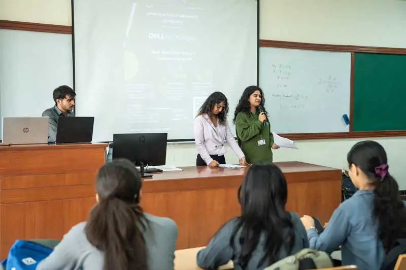 Dell Tech-Titan Challenge Encourages Real-Time Thinking and Collaboration - 7