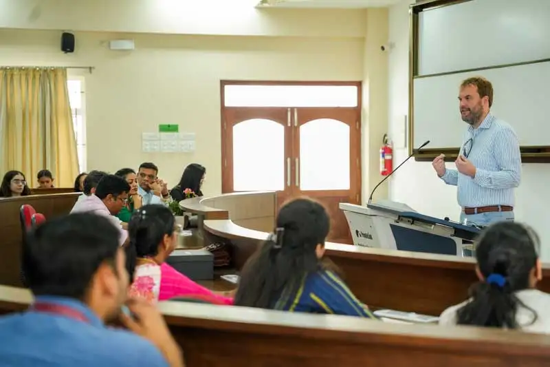 Good Practices for Publishing in Top Social Science Journals - 3