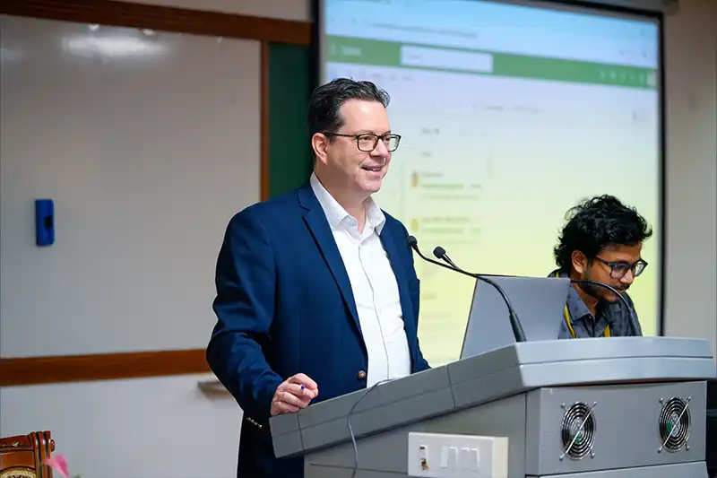 New Media, New Society by Dr. Glenn Muschert, Professor at Khalifa University, UAE - 2