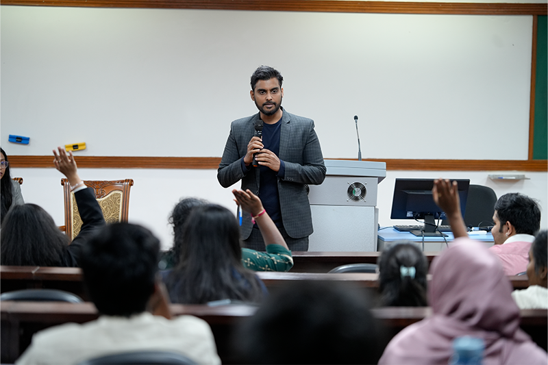 Mehfil-e-Corporate Series: Career Readiness Beyond the Classroom with Mr. Vishal Chinchure 2