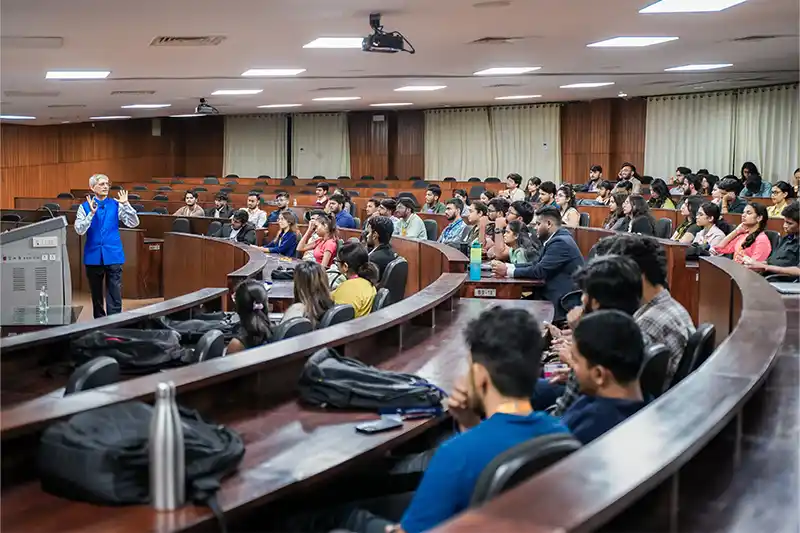 Mehfil-e-Corporate: The Psychology of Persuasion 8