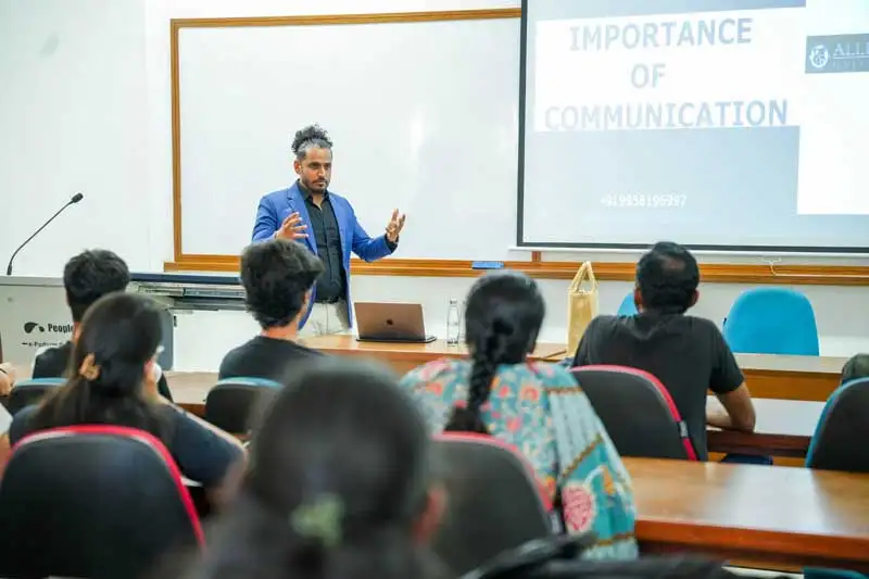 Workshop on LaTeX Beamer Highlights Clarity in Academic Communication